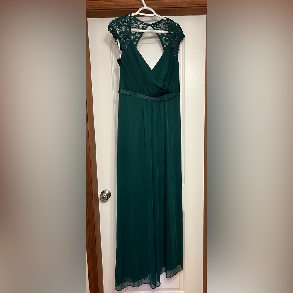 David’s Bridal Juniper Green Lace Cap Sleeves Evening Gown Bridesmaid Dress NWT